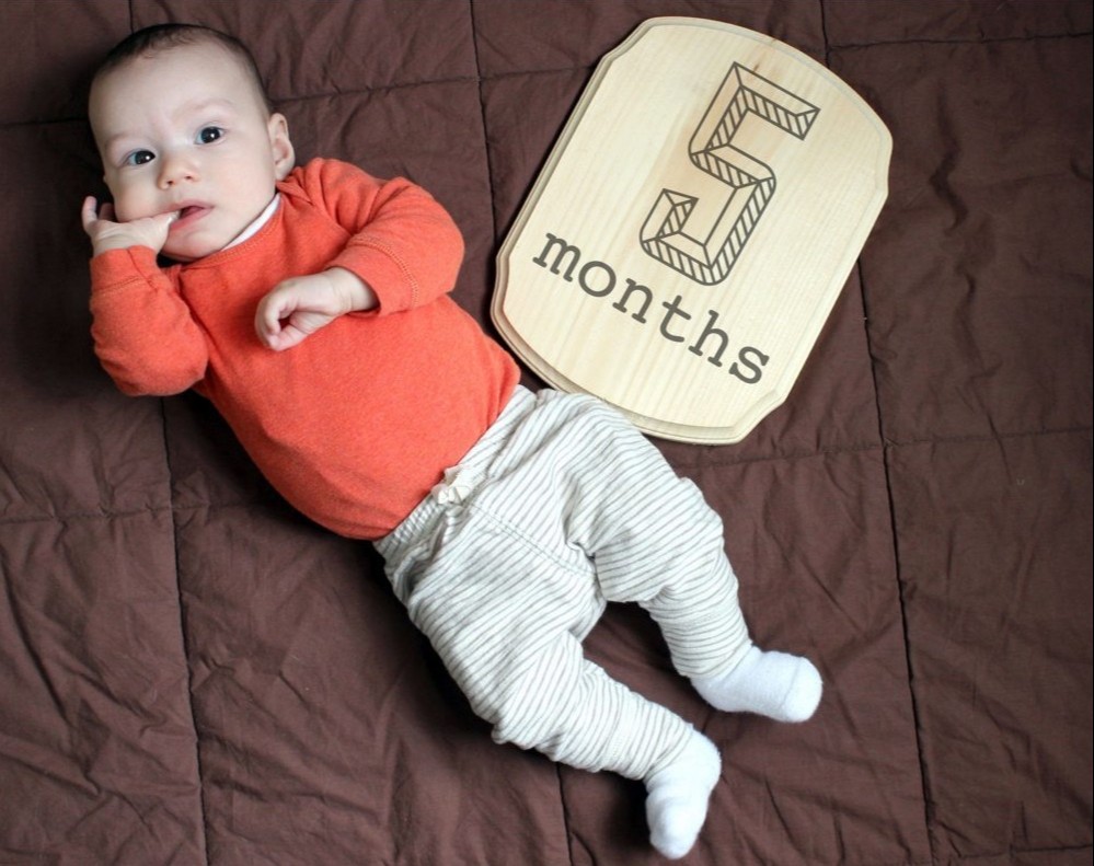 Ребенок в 5 месяцев: как он развивается и что должен уметь - Интересное, Нормы развития