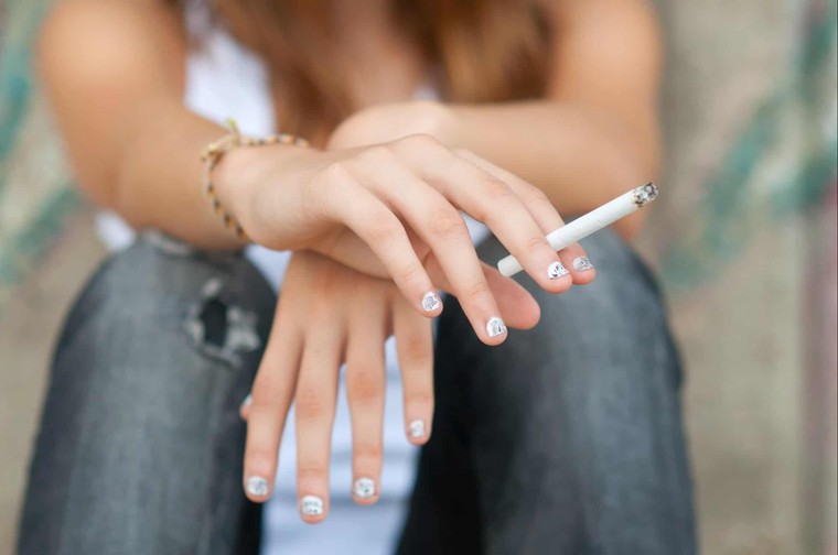 Почему подростки курят и что делать родителям - Ребенок и социум, Воспитание, Проблемы, Поведение
