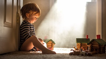 Ребёнок боится оставаться один дома: причины и советы родителям - Психология, Проблемы, Поведение