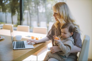 Как заработать в декрете: 5 профессий для мам - Психология, Интересное, Проблемы